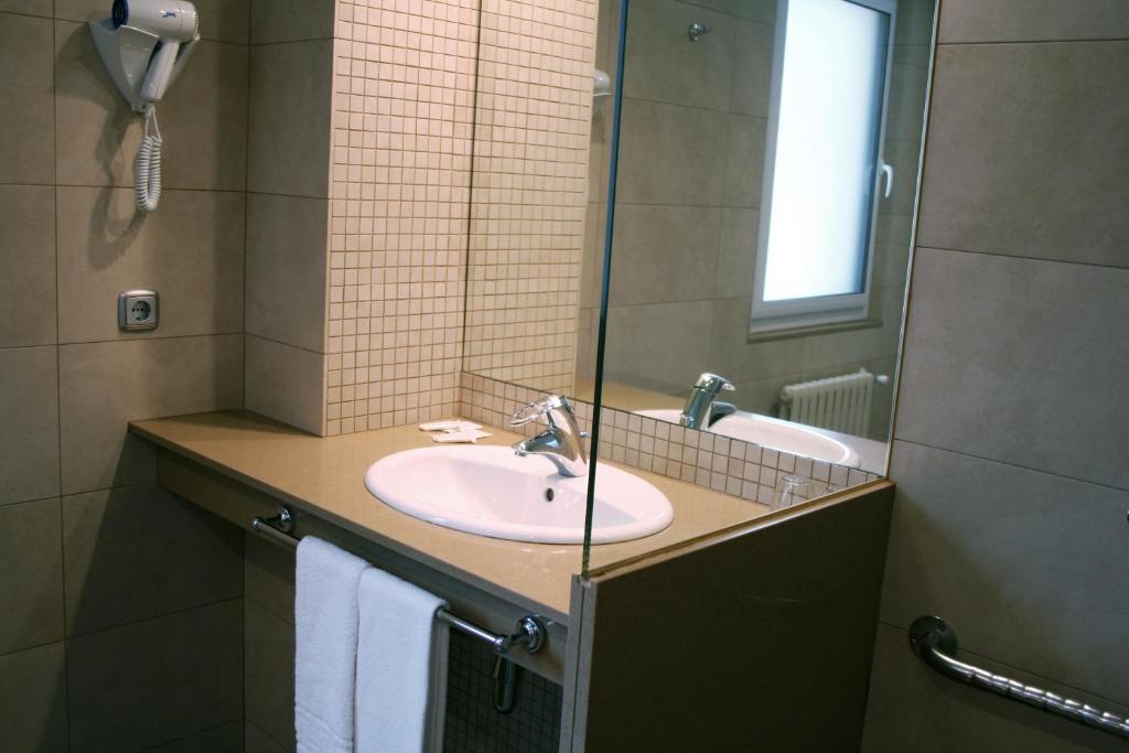 Triple Room,63315079:JPEG