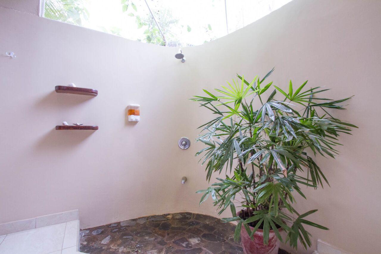 Deluxe One-Bedroom Bungalow Jacuzzi Pool