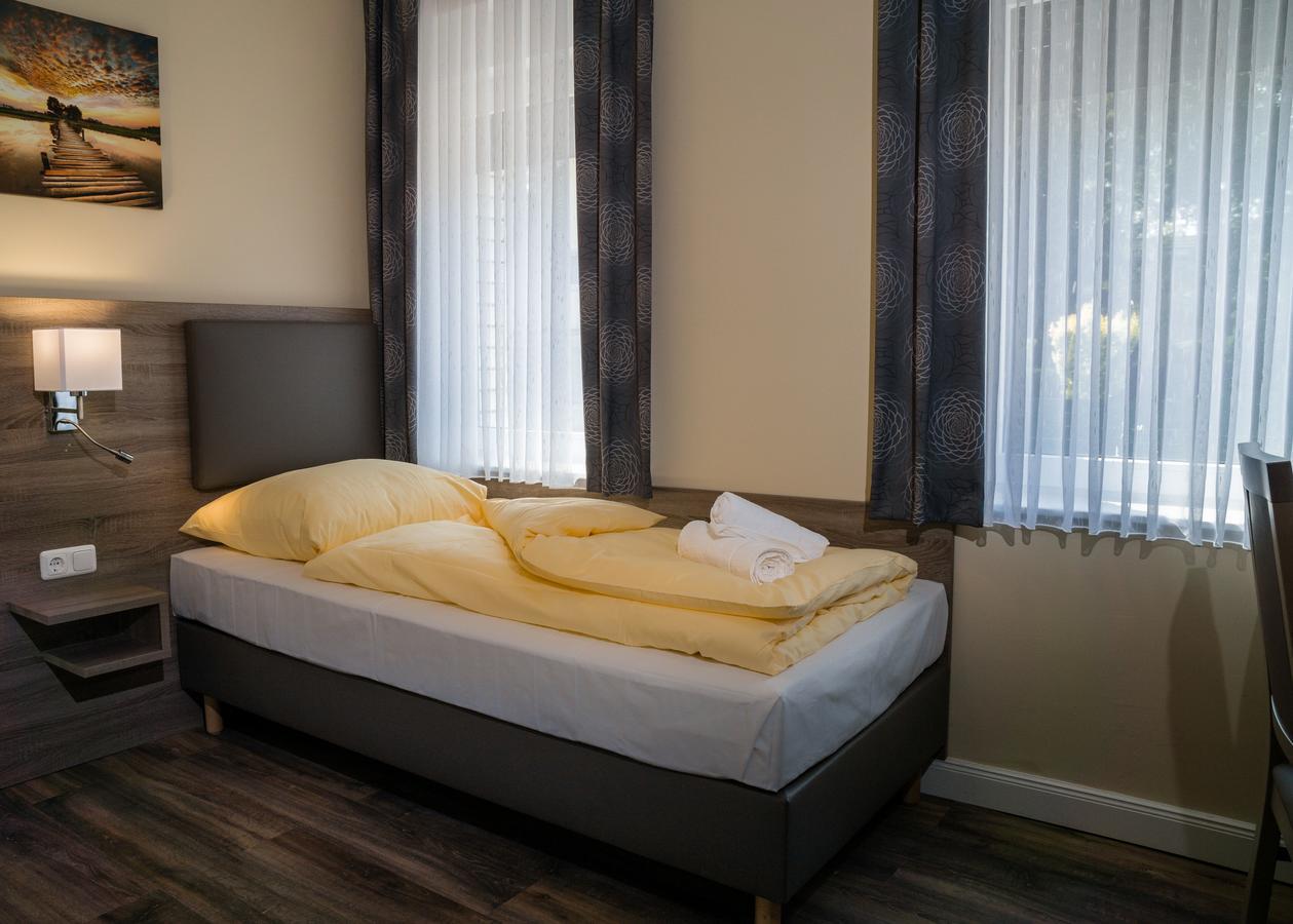 Standard Single Room,662549529:JPEG