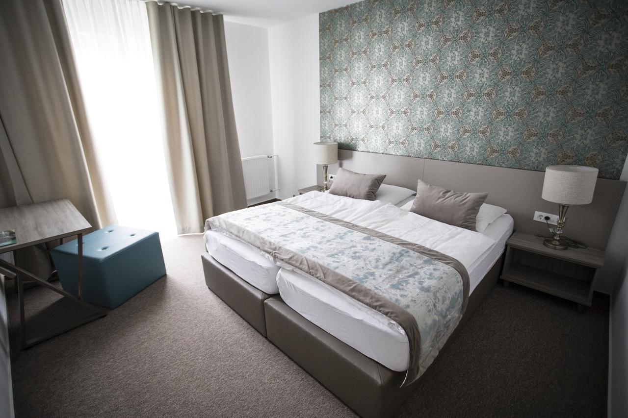 Double or Twin Room,1246042309:JPEG