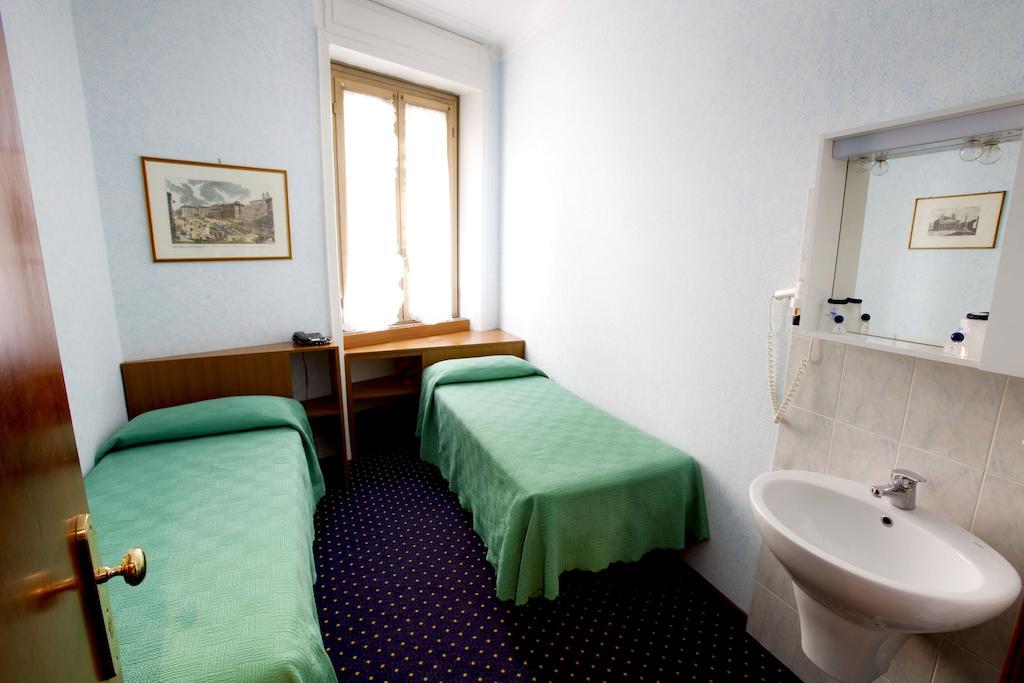 Twin Room Private External Bathroom,66363160:JPEG