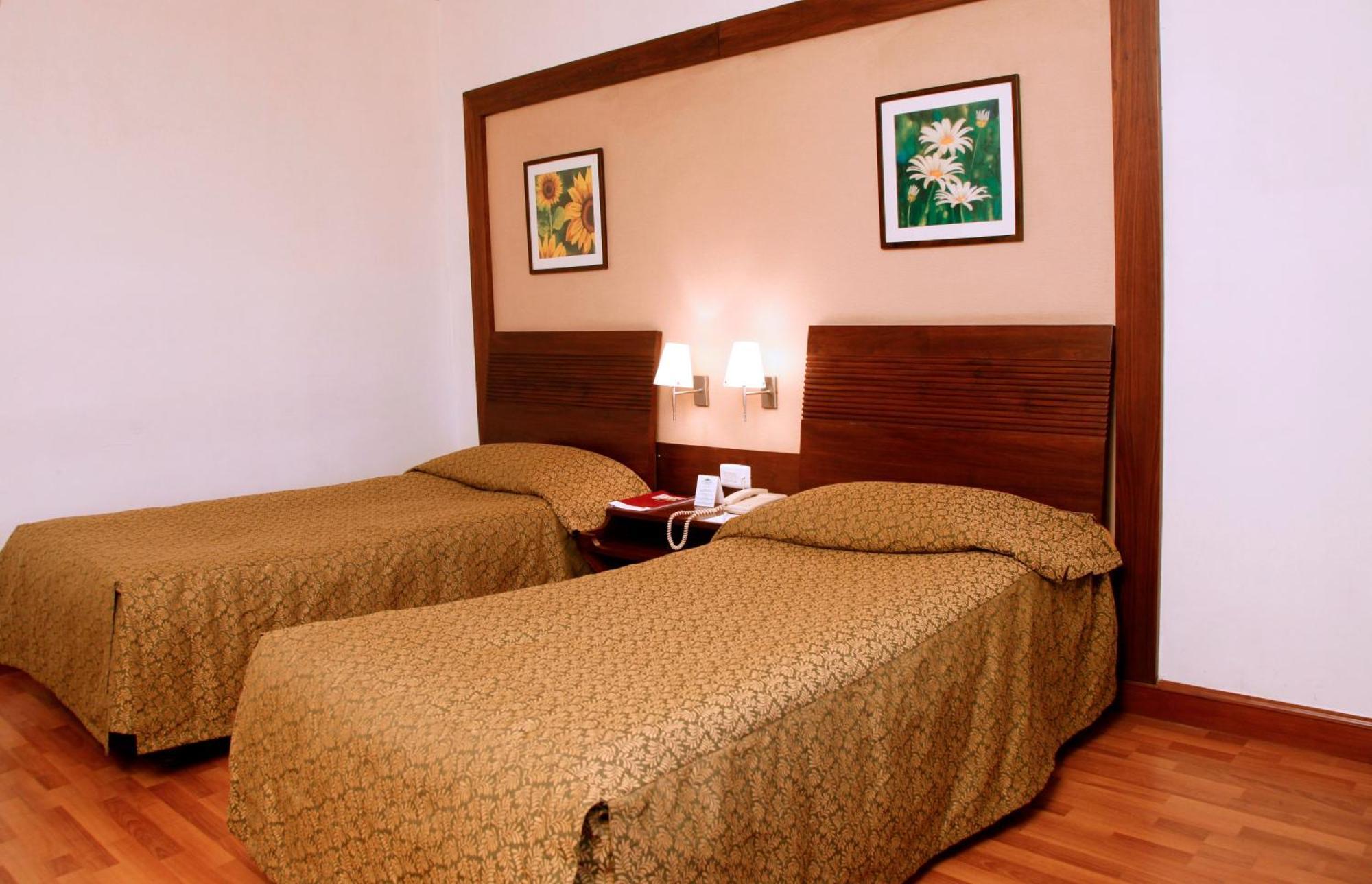 Palm View Deluxe Room Twin Bed
