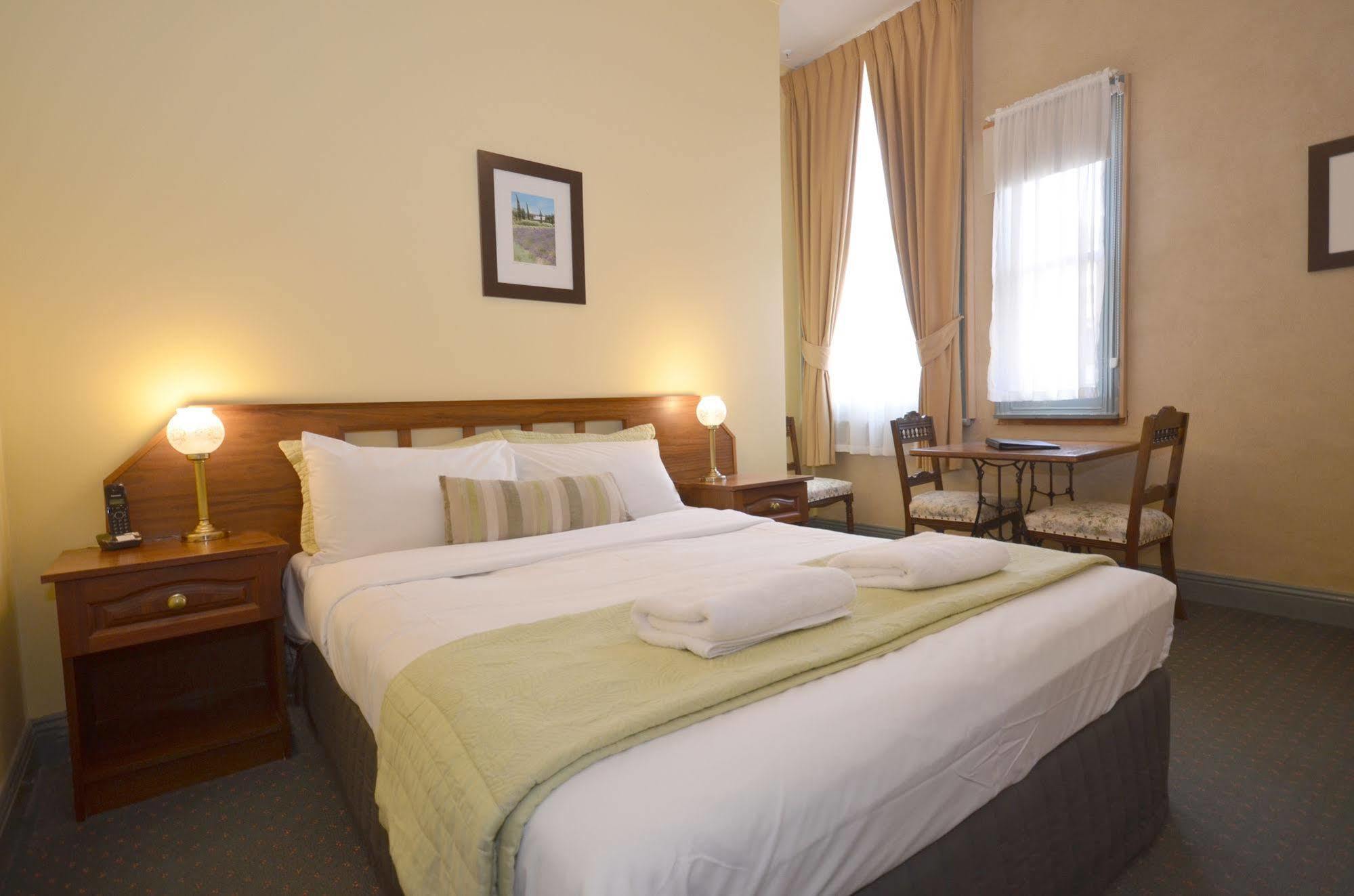 Queen Room,393074949:JPEG