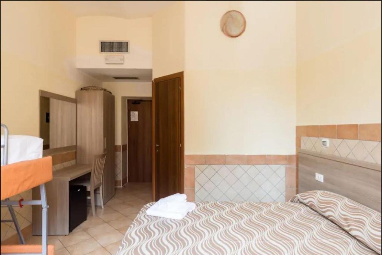 Double or Twin Room Private Bathroom,696704400:JPEG