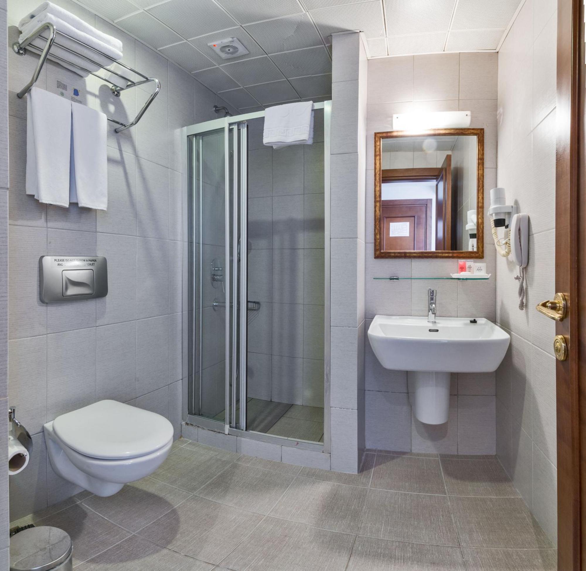 Double or Twin Room,697896510:JPEG