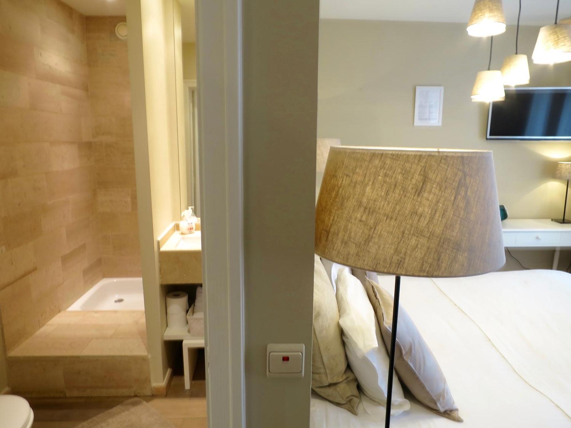 Small Double Room Private Shower,698884056:JPEG