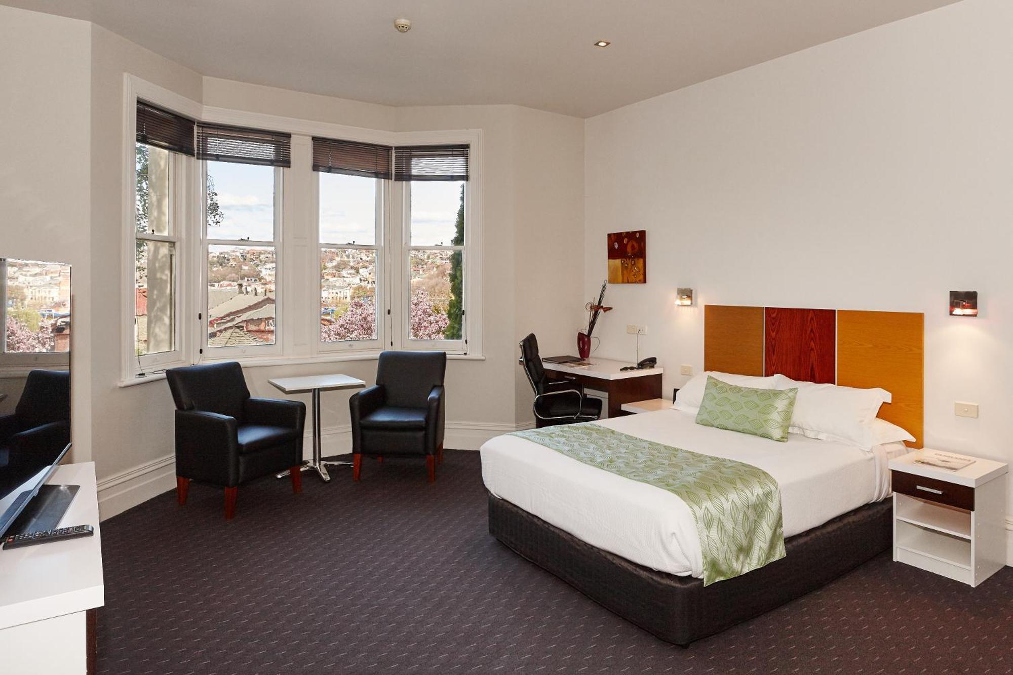 Deluxe Queen Room City View Spa Bath