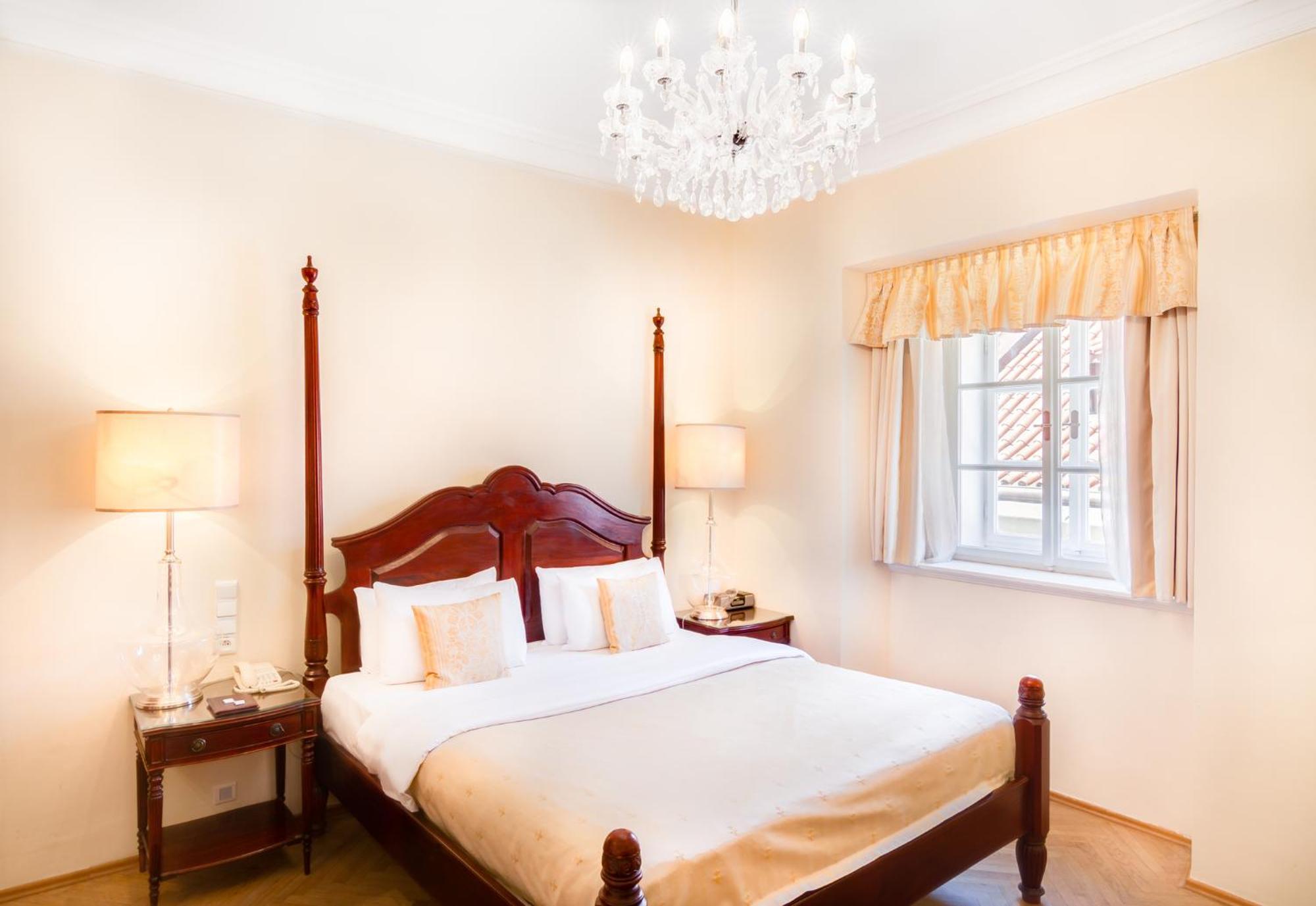 Standard Double or Twin Room,706631761:JPEG