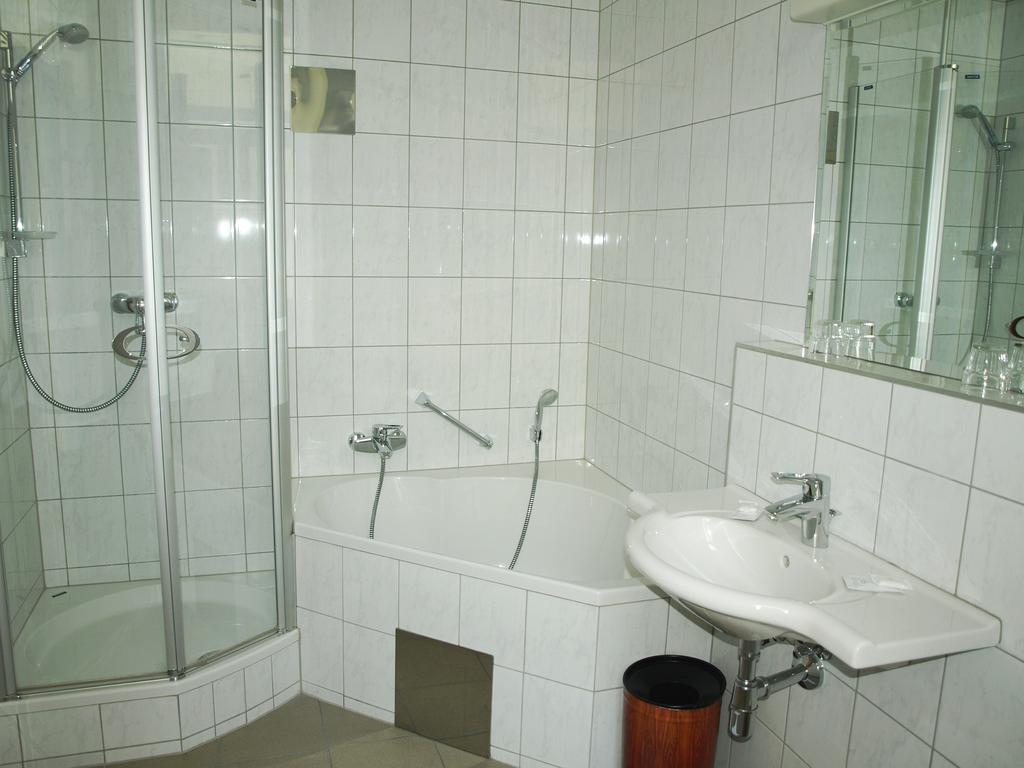 Quadruple Room,1586830243:JPEG