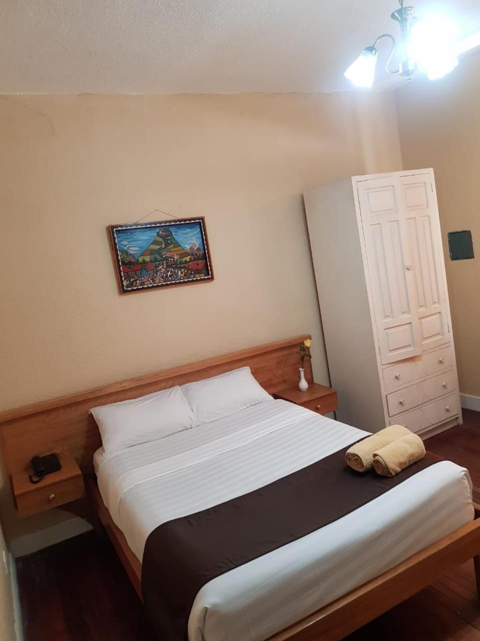 Queen Room,751425941:JPEG