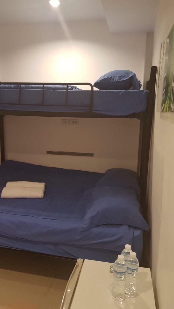 Single Bed in Mixed Dormitory Room