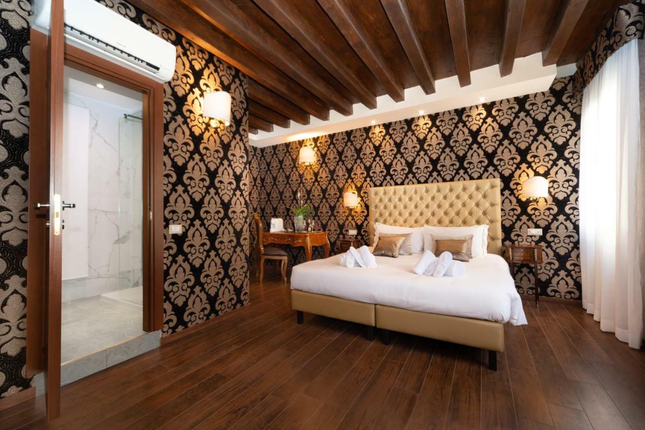 Superior Double Room with Canal View