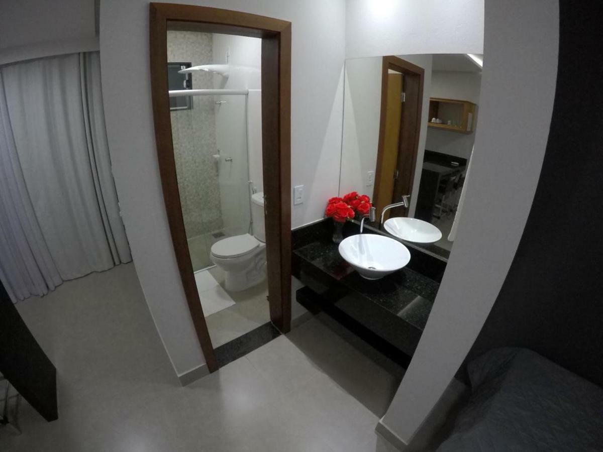 Apartamento com Varanda e Cozinha Compacta