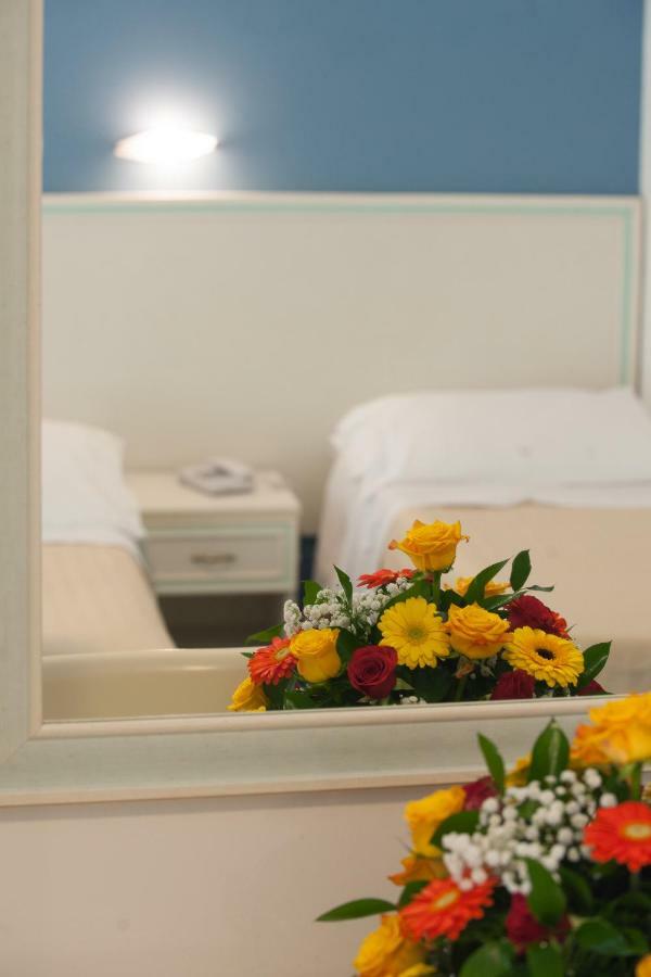 Triple Room,790610214:JPEG