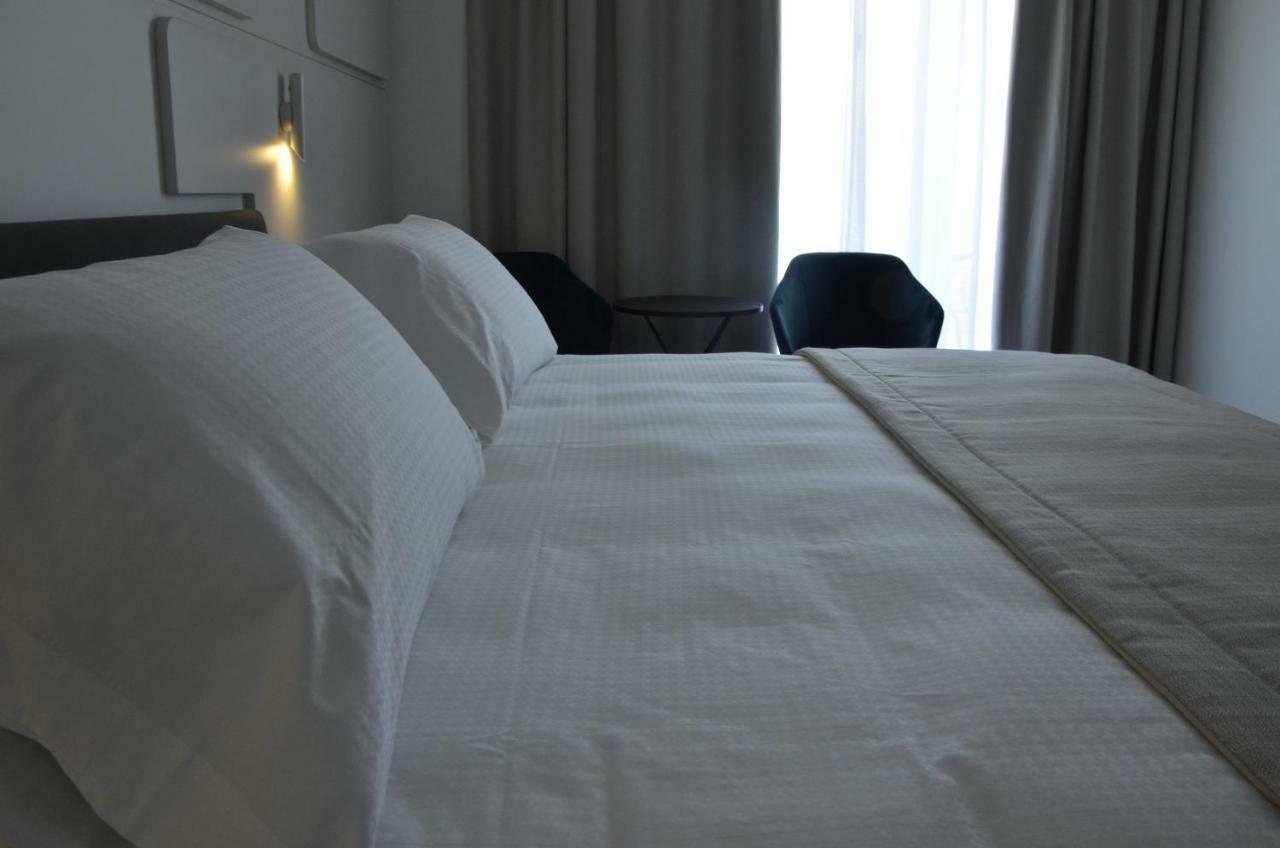 Deluxe Double Room Balcony,790922256:JPEG