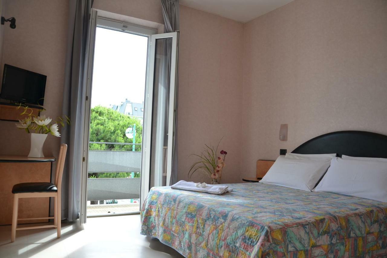 Standard Triple Room,792185820:JPEG
