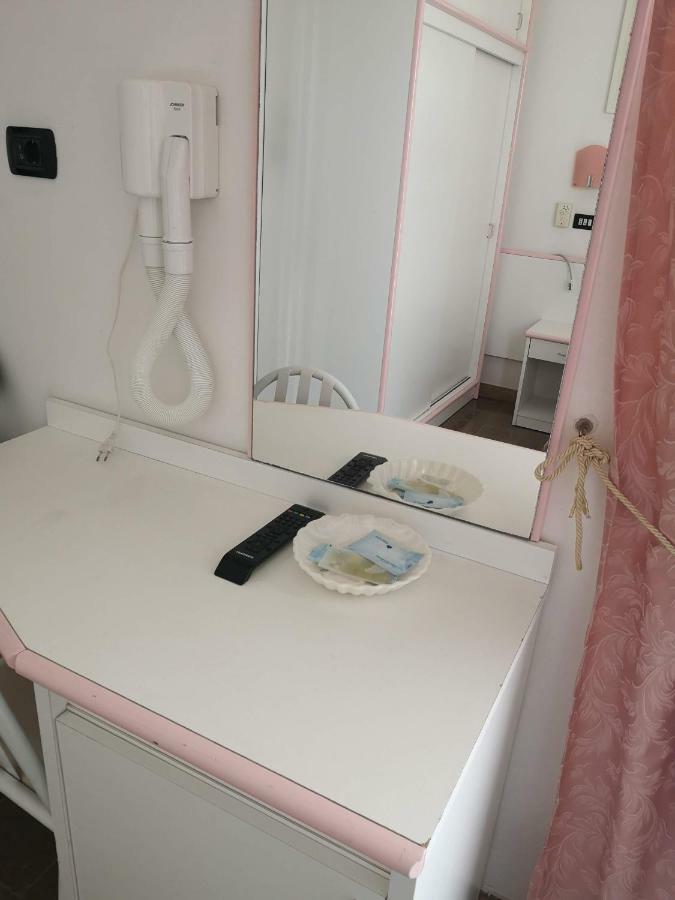 Basic Triple Room