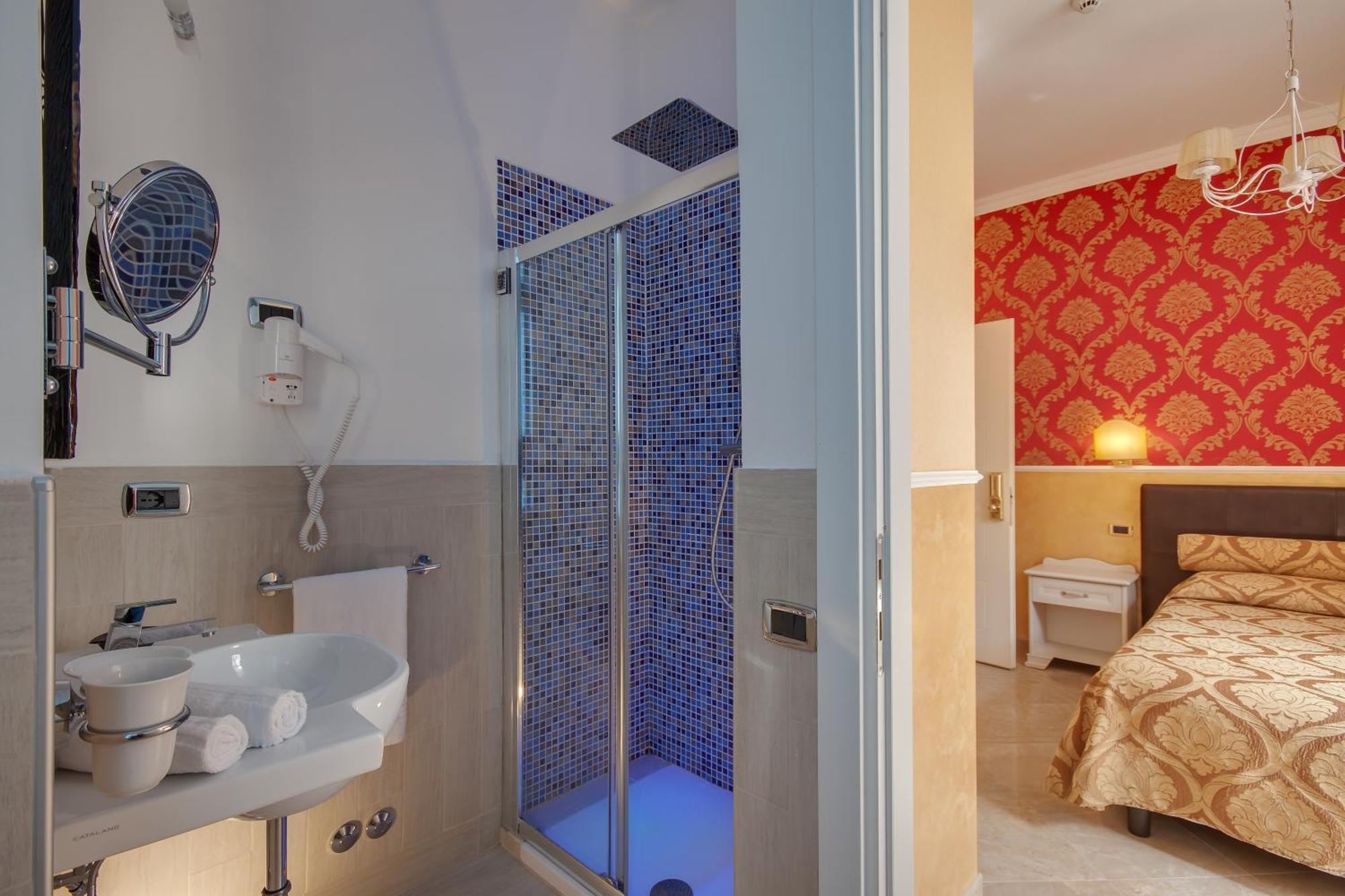 Double or Twin Room,823101725:JPEG