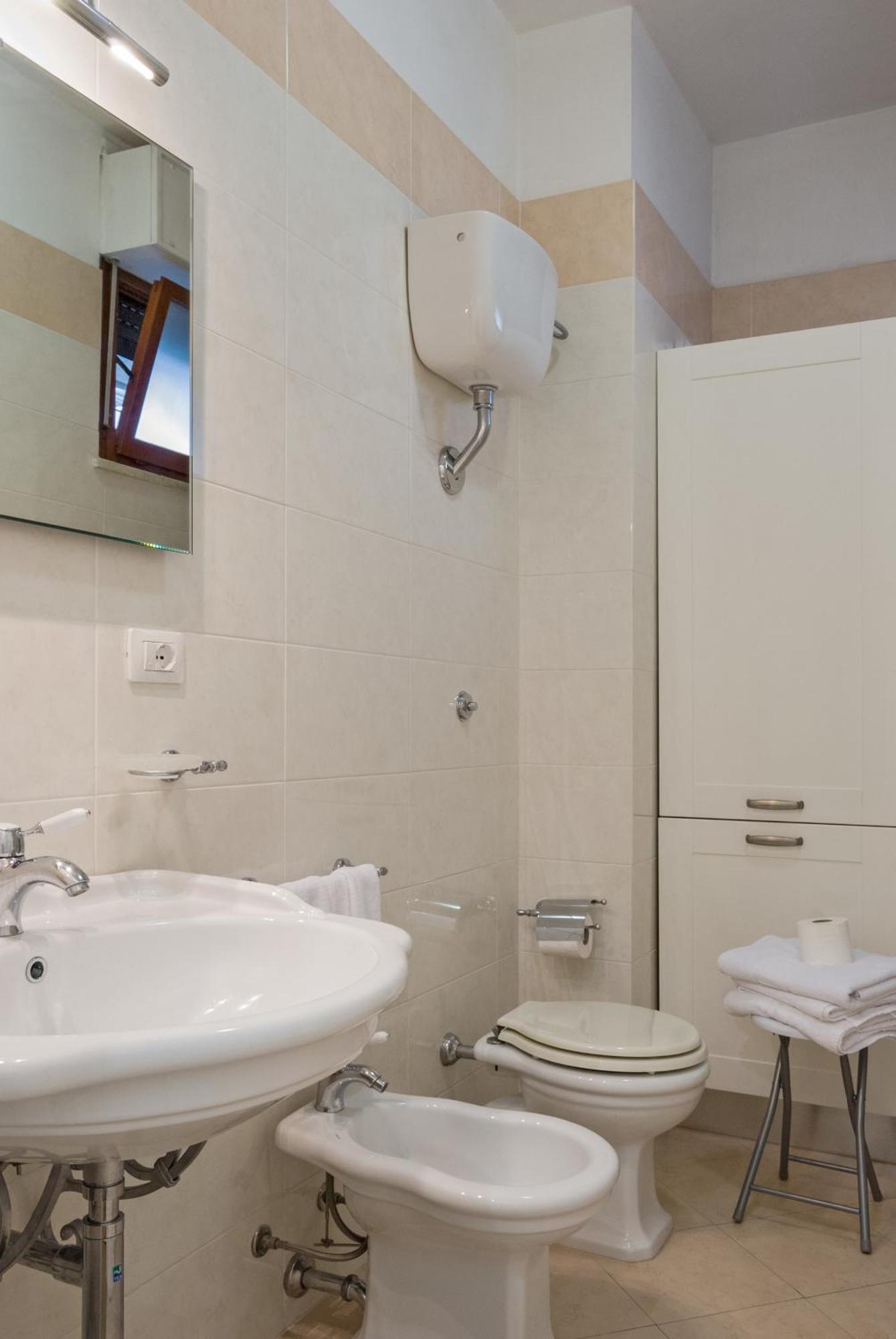 Double or Twin Room Private Bathroom