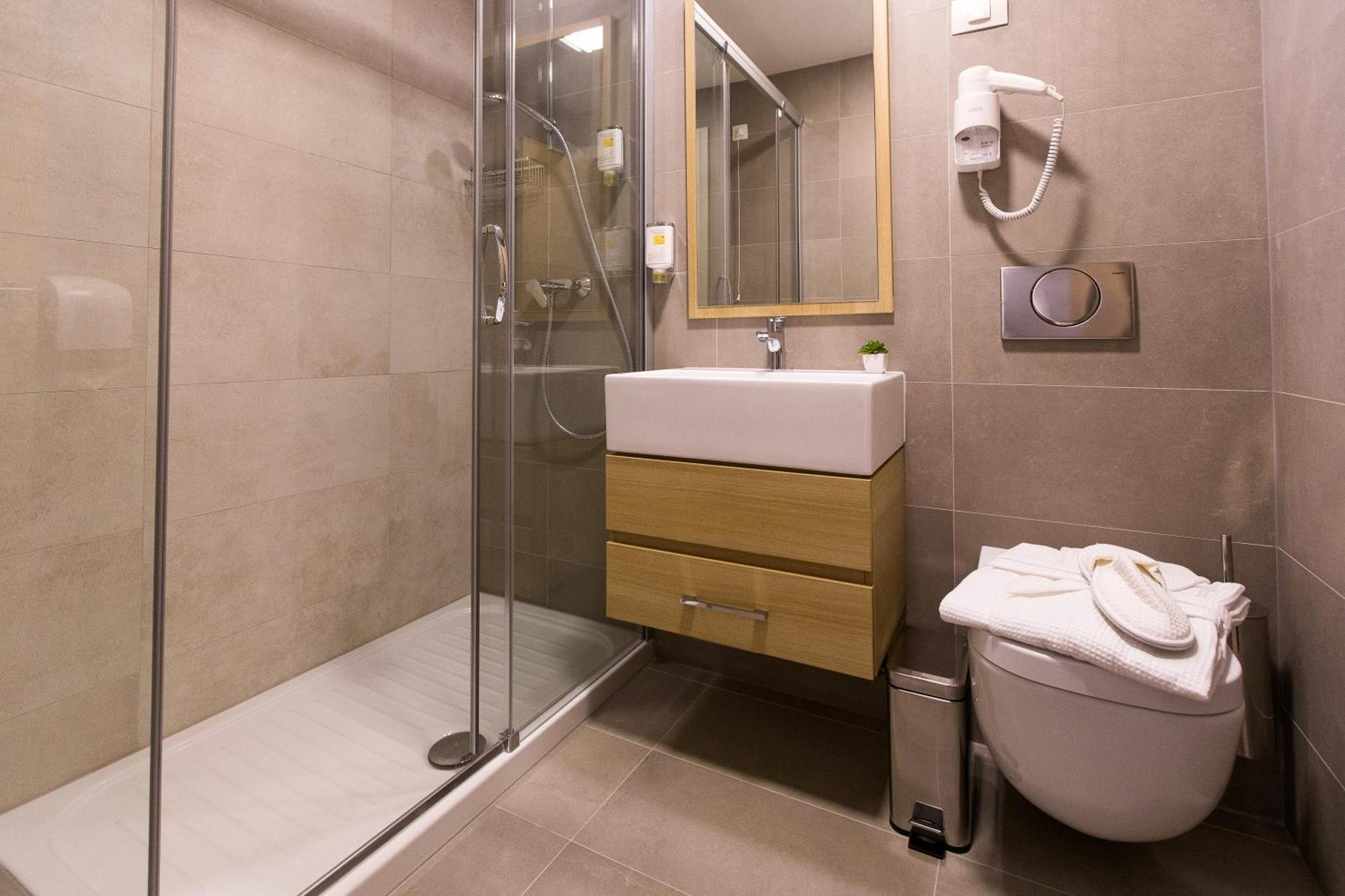 Standard Single Room