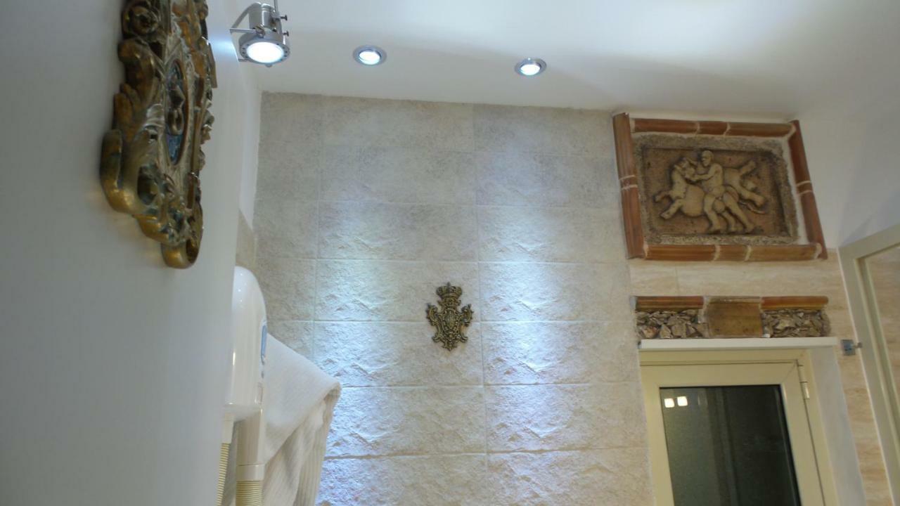 Double Room Private External Bathroom