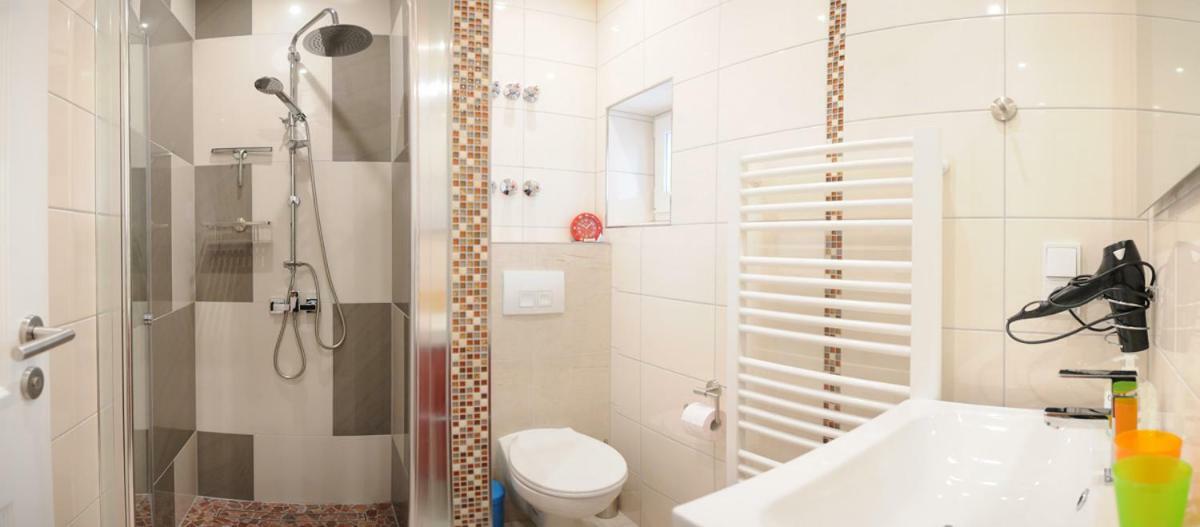 Single Room Private Bathroom,833821769:JPEG