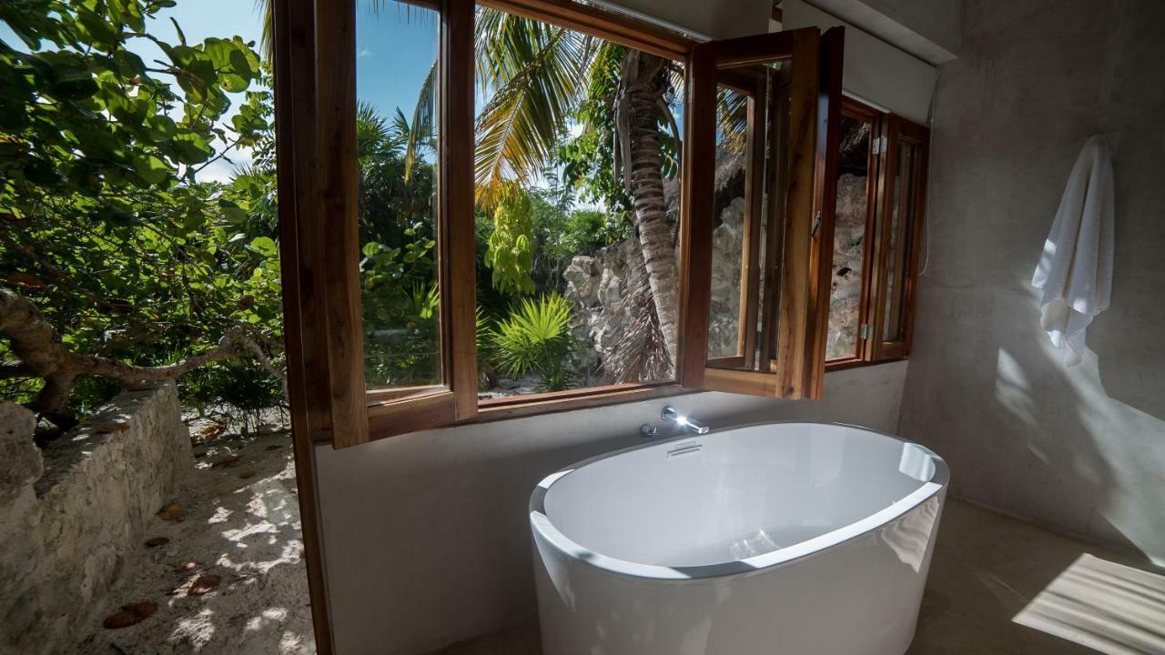 Jungle View bathtub,1597591280:JPEG