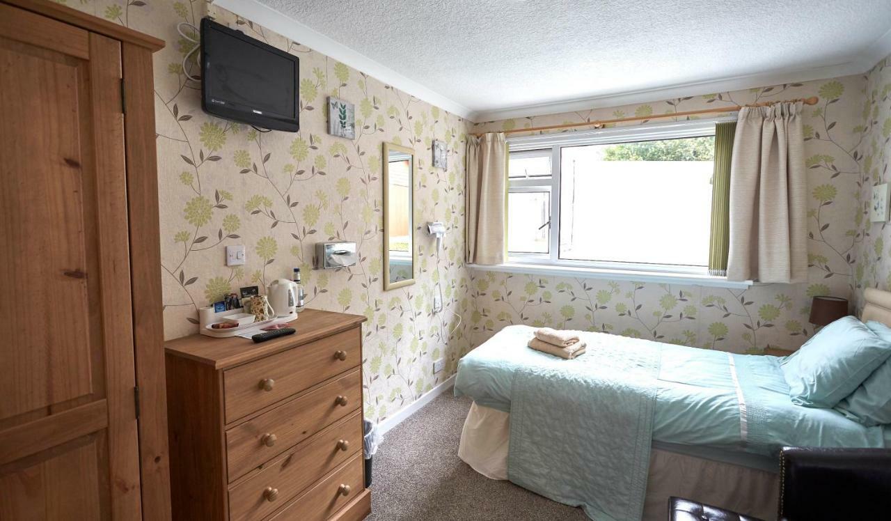 Single Room with Private External Bathroom