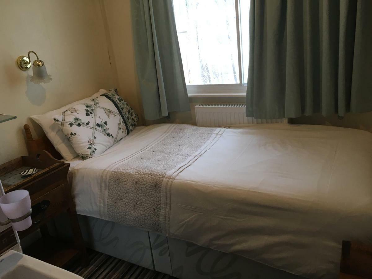 Single Room Shared Shower Toilet,1678703710:JPEG