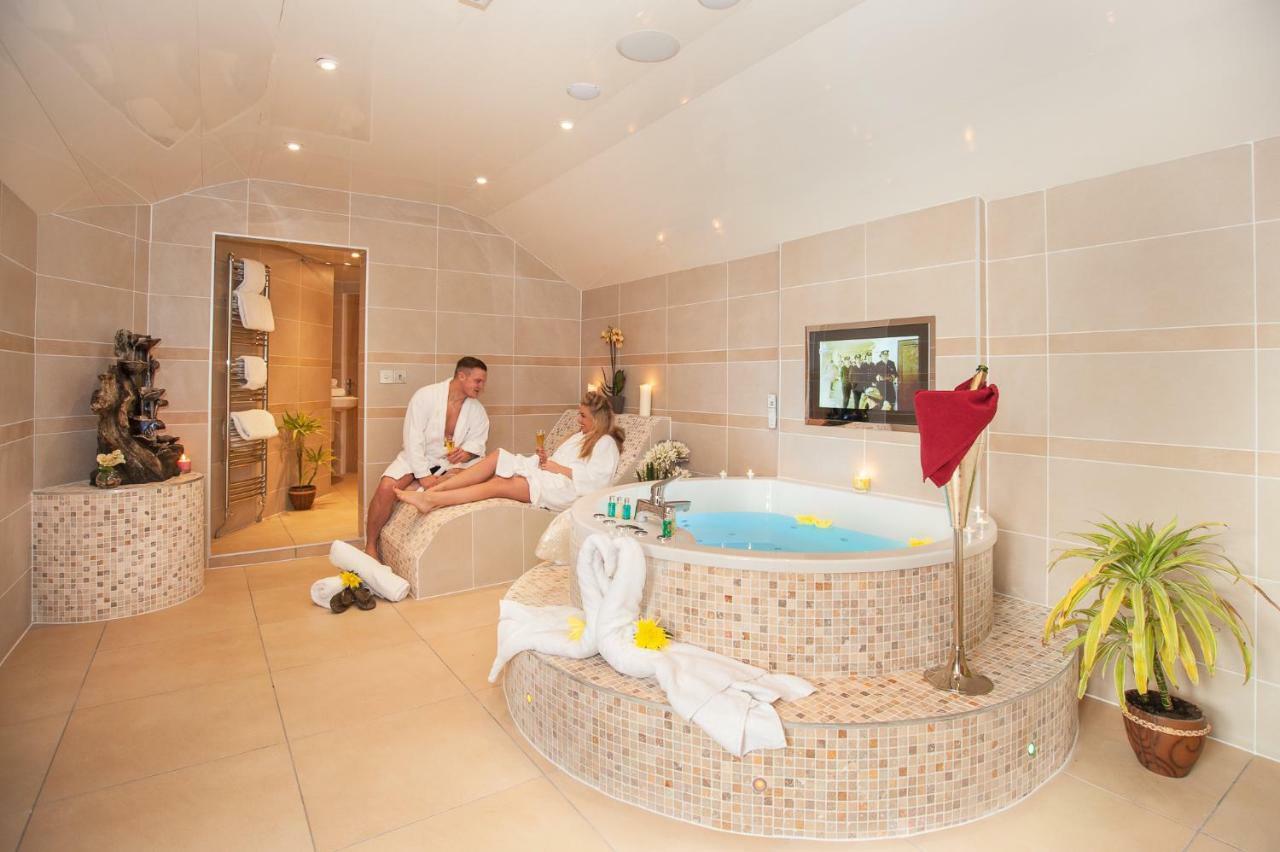 Luxury Four Poster Room Spa Bath Honey Suite,906471370:JPEG
