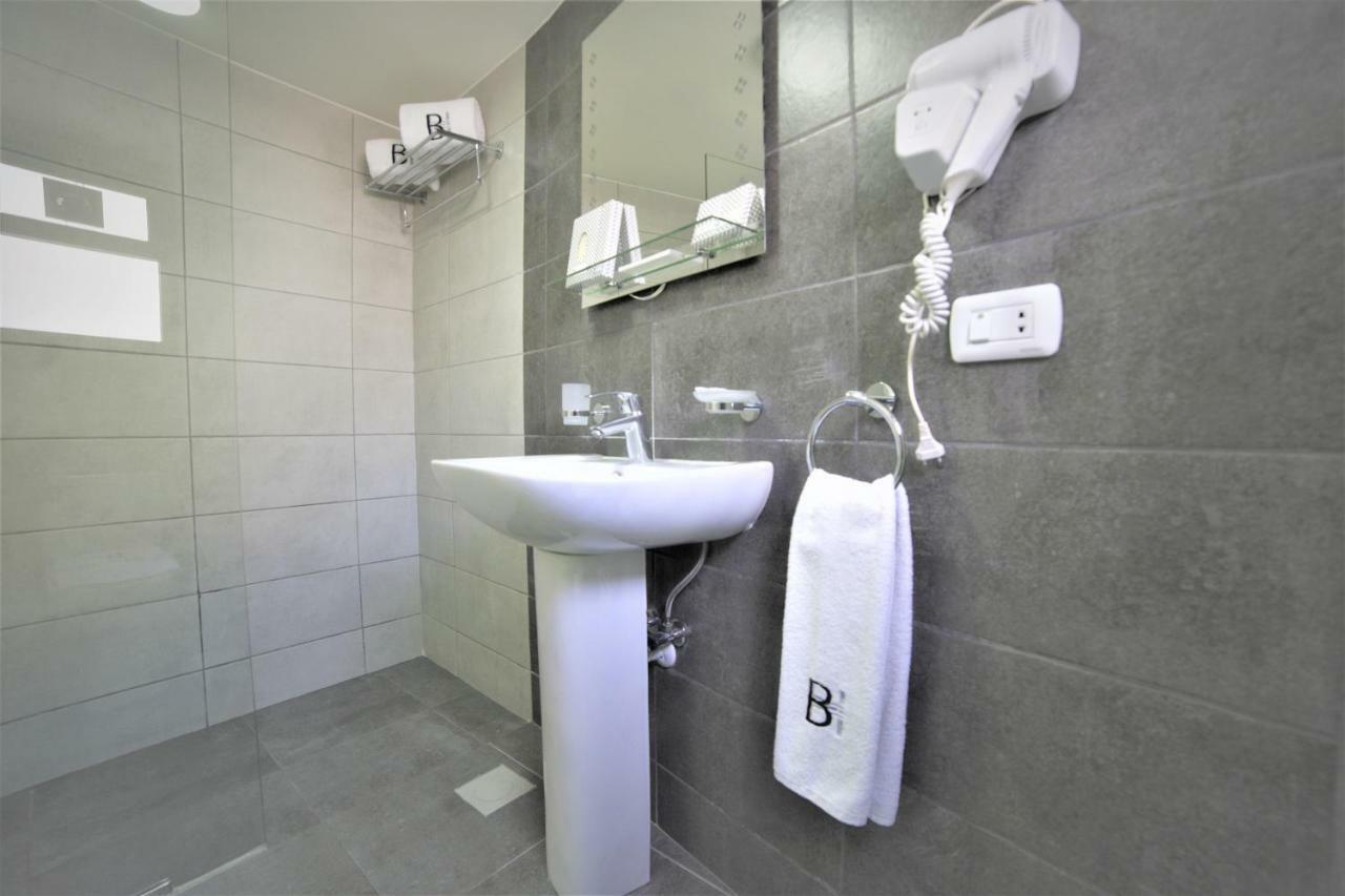 Executive Suite 2 Balconies