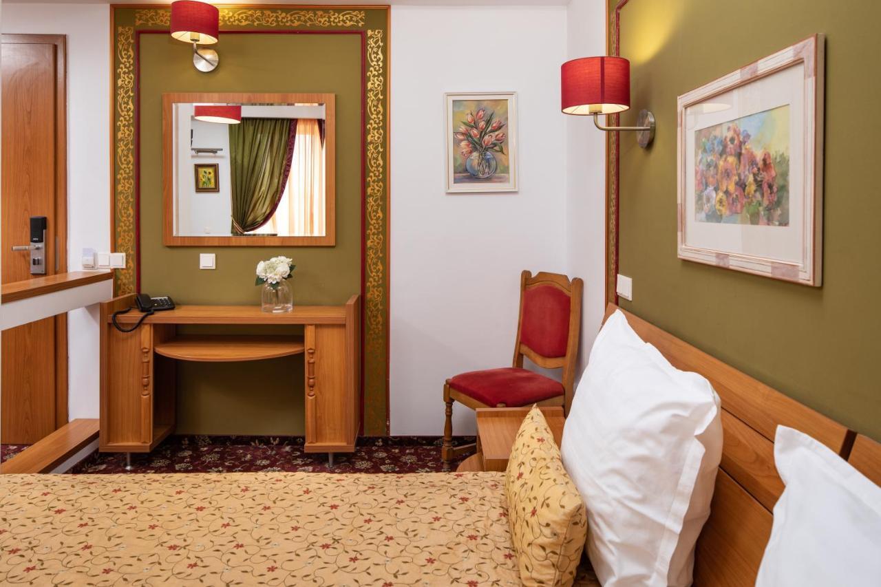Standard Double or Twin Room Balcony