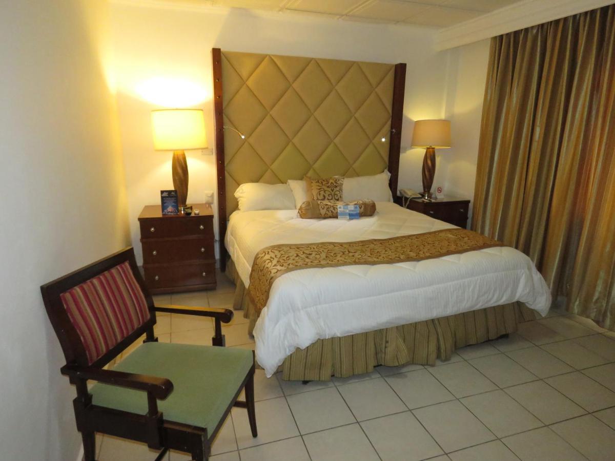Deluxe Queen Room,932663911:JPEG
