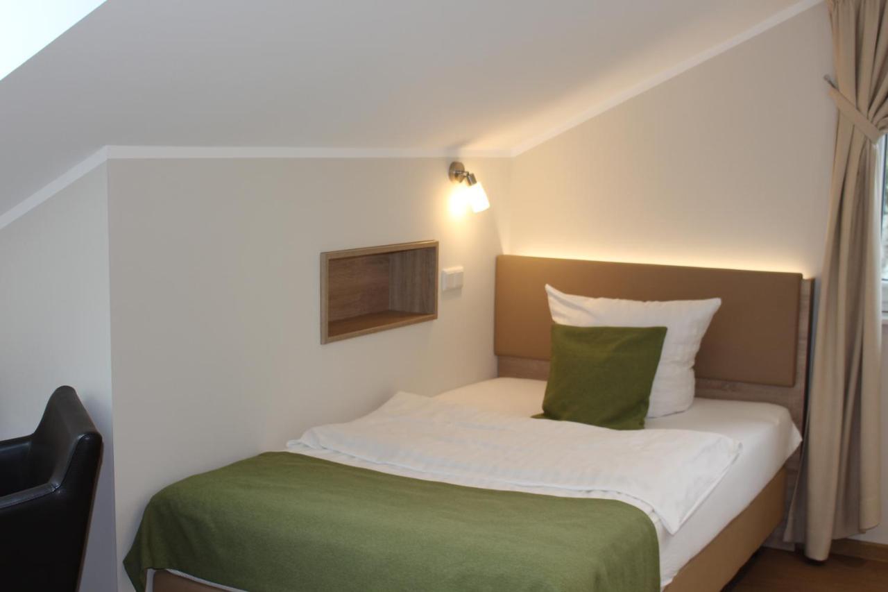 Superior Single Room,933971434:JPEG
