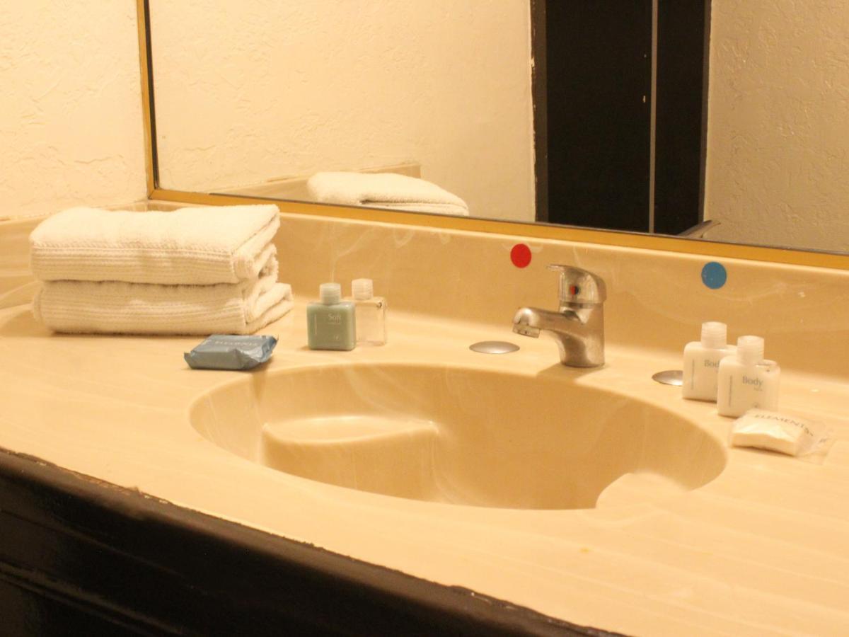 Master Suite,828107483:JPEG