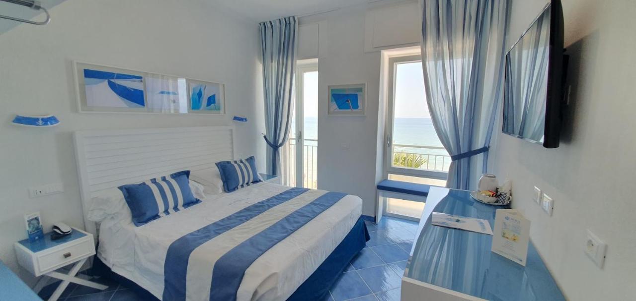 Double or Twin Room with Sea View