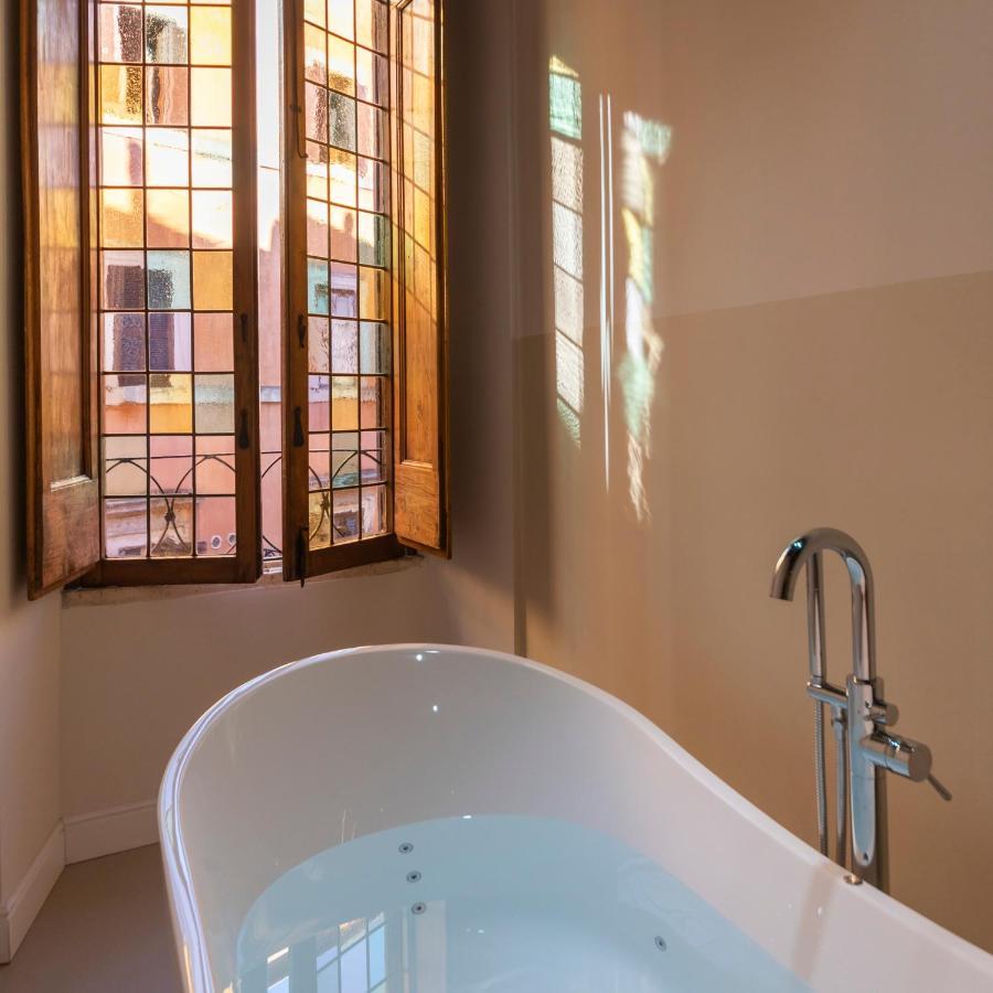 Queen Room Spa Bath