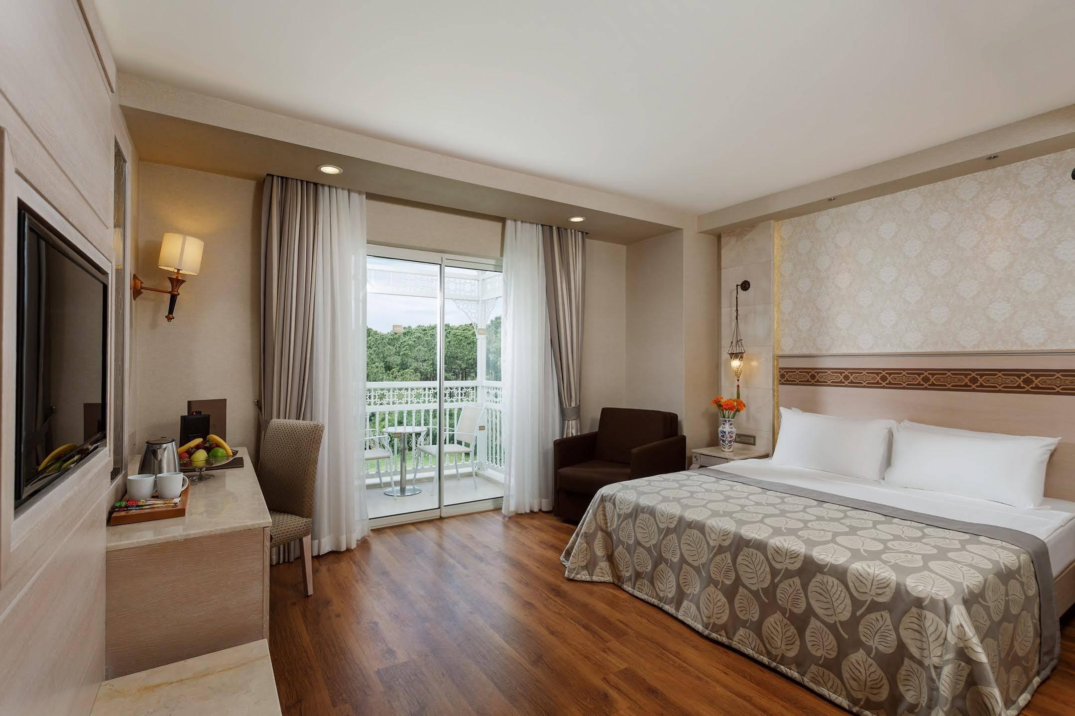Deluxe Family Room