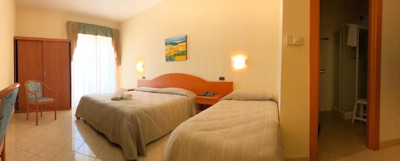 Triple Room,848763392:JPEG
