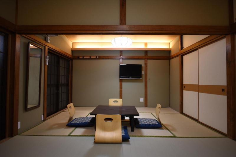 Japanese-Style Family Room,998568021:JPEG