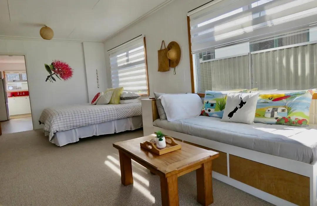 Pohutukawa Bach-1