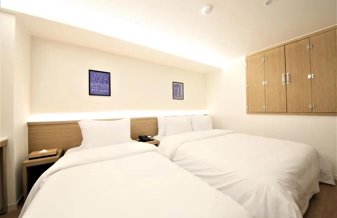 25Hours Hotel-1