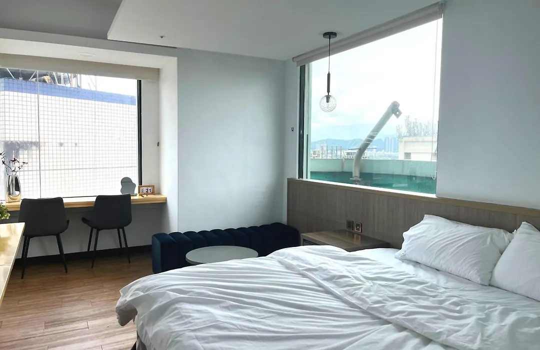 小穩居hermit Dorm-聖雄商旅-1