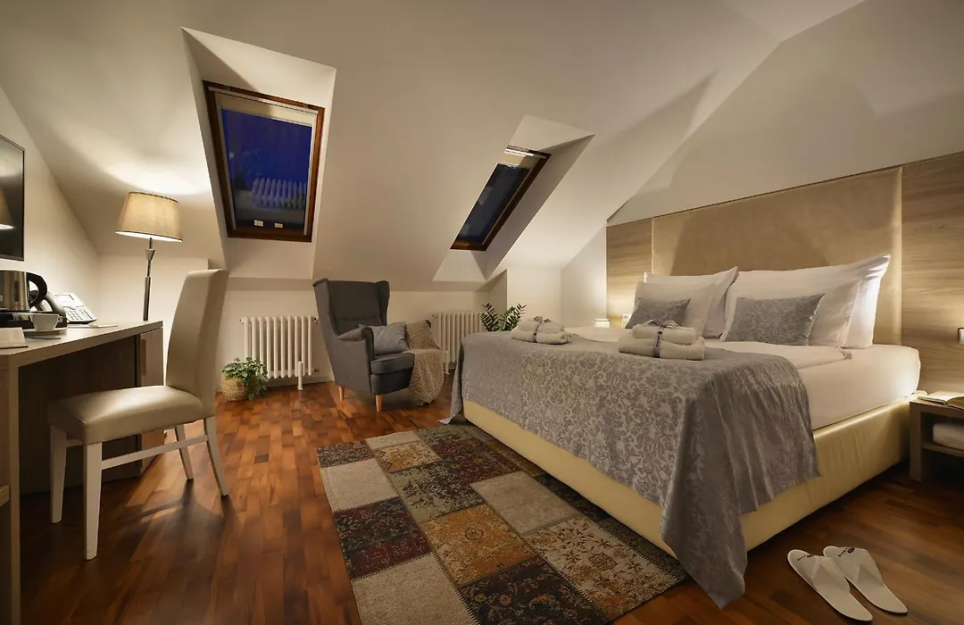 Old Town Residence By Little King-1