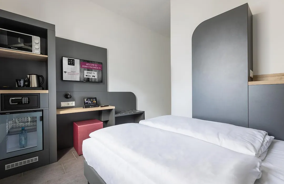 Smarty Airport Cologne Hotel - Kontaktloser Self Check-In-1