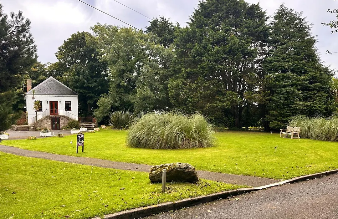 Seabreeze Lodge, Located Between Penzance & St Ives - A Sanctuary To Relax & Unwind With Activities On The Doorstep For All The Family-1