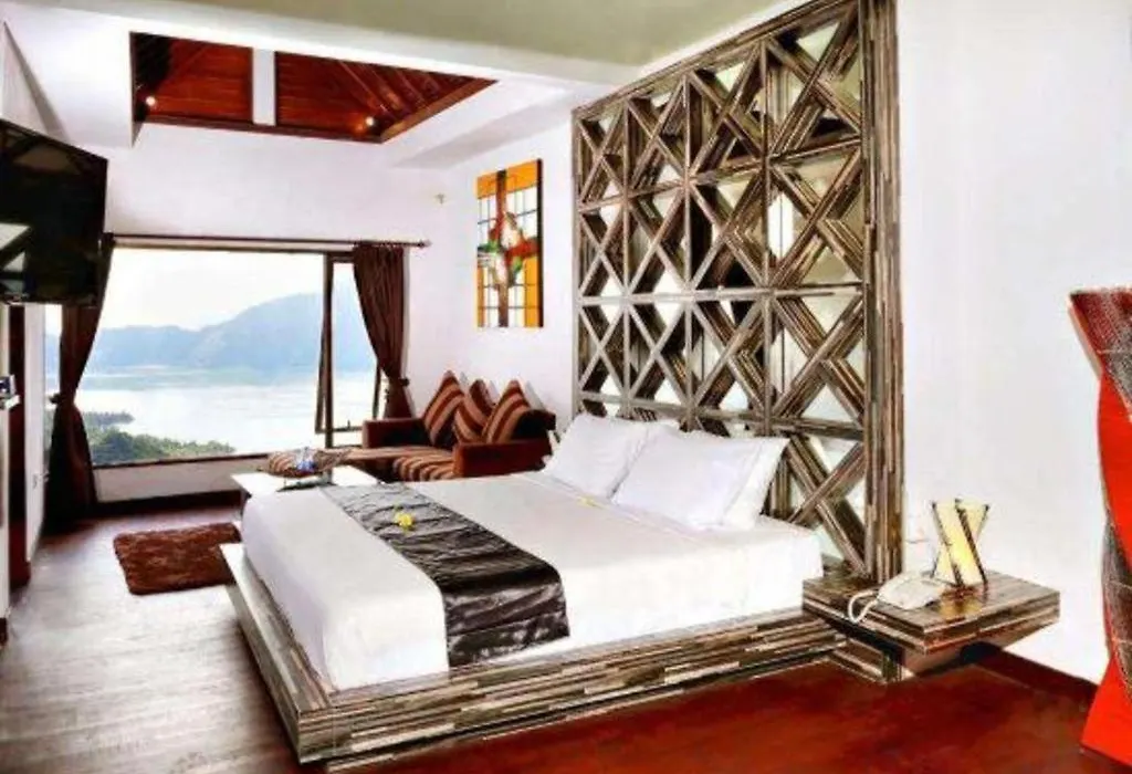 The Cave Hotel-1