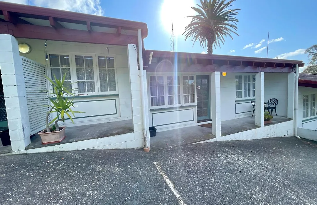 Browns Bay Olive Tree - Pet Friendly Family Apartment-1