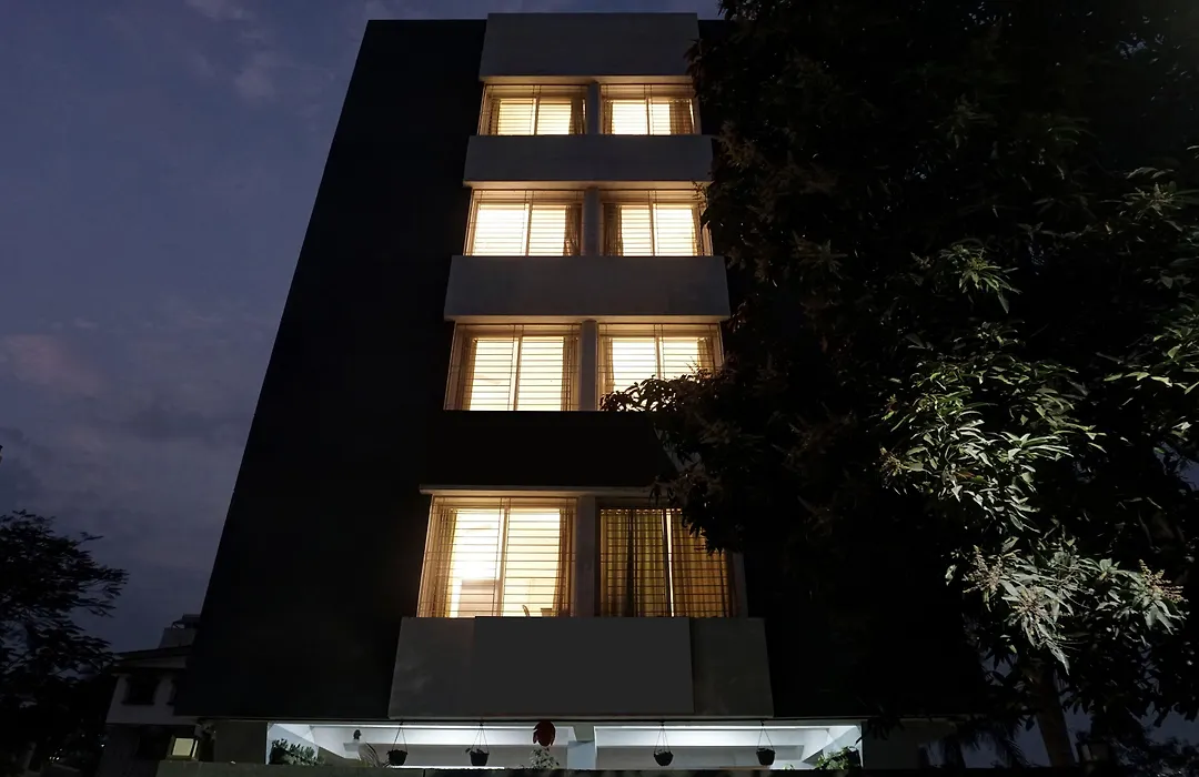 Treebo Diamond Residency - Ddpk Inn-1