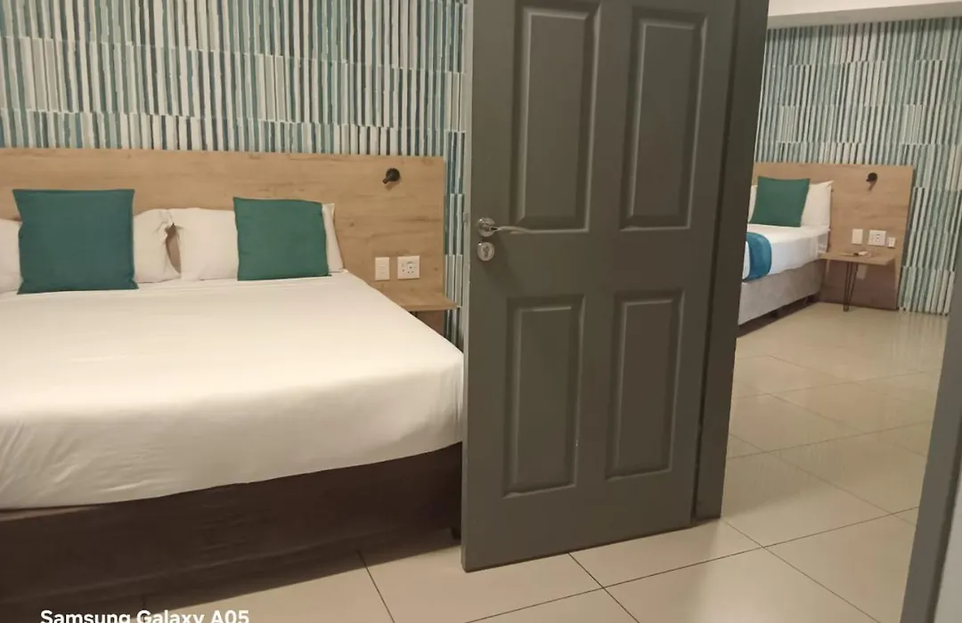 Bayside Self Catering And Hotel 14 Monty Naicker Pinestreet Durban-1